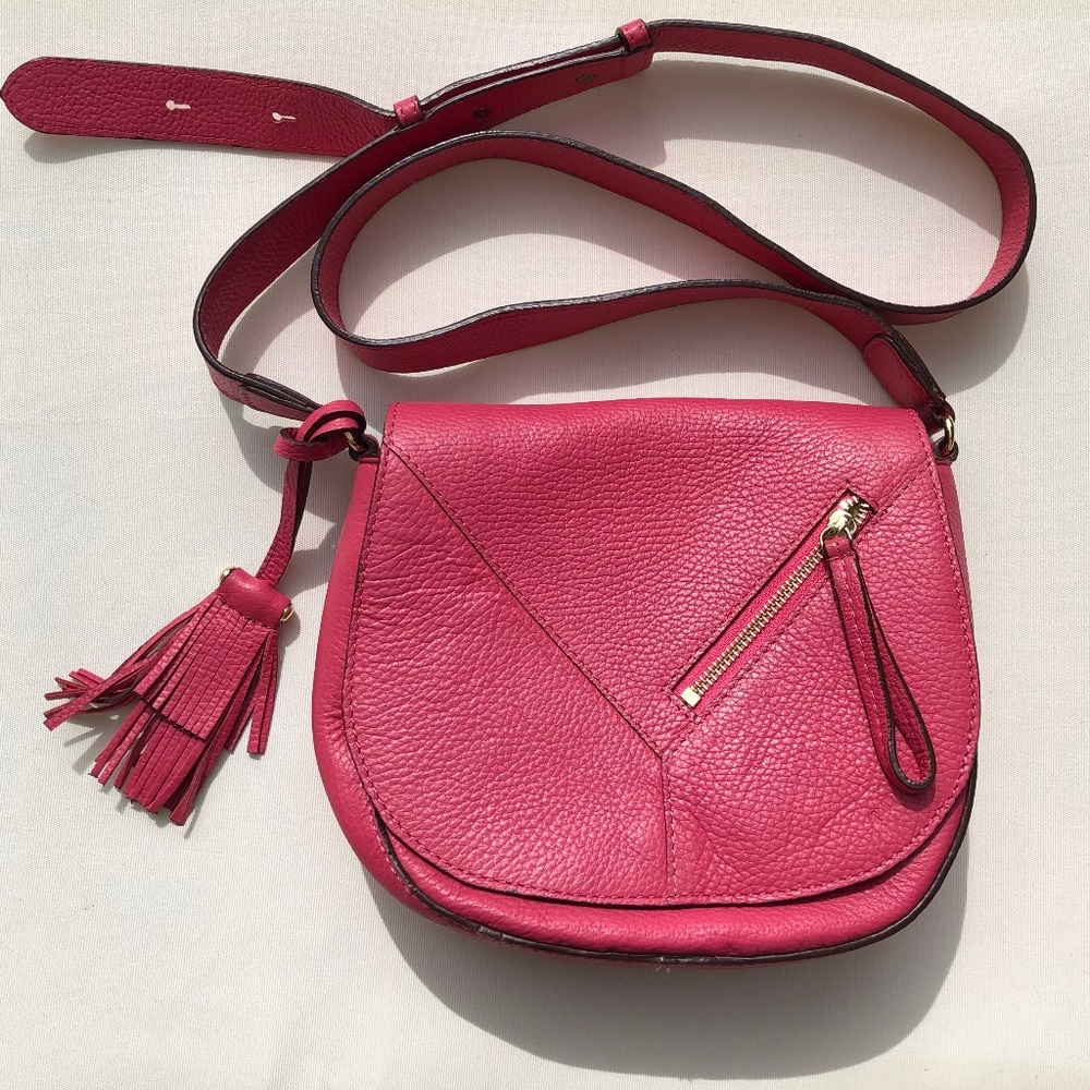 $278 TUSK Saddle Bag Purse Pink LB9892 Soft Pebble Leather Excellent Condition!